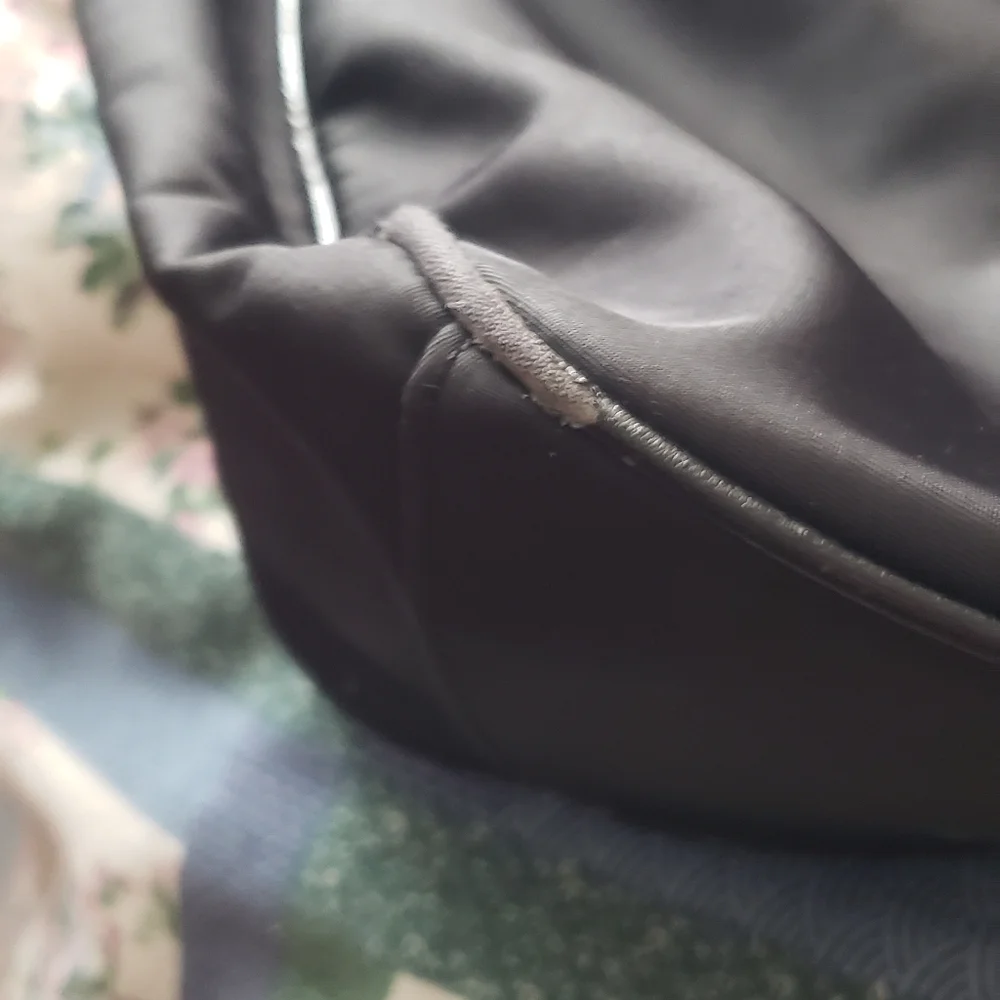 Olivia & Joy Crossbody Bag - Picture 4 of 12